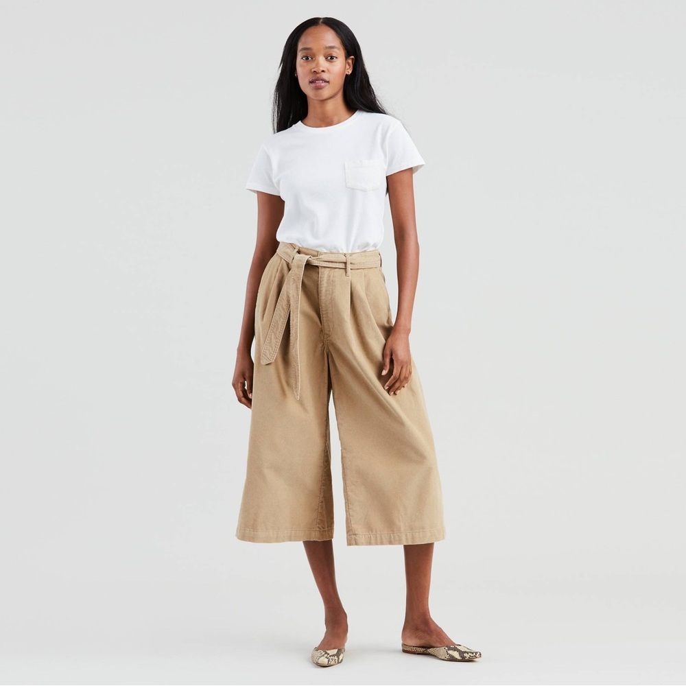 Levi's | Wide Leg Pleated Corduroy Cropped Pants Khaki Size 26 *No Belt*